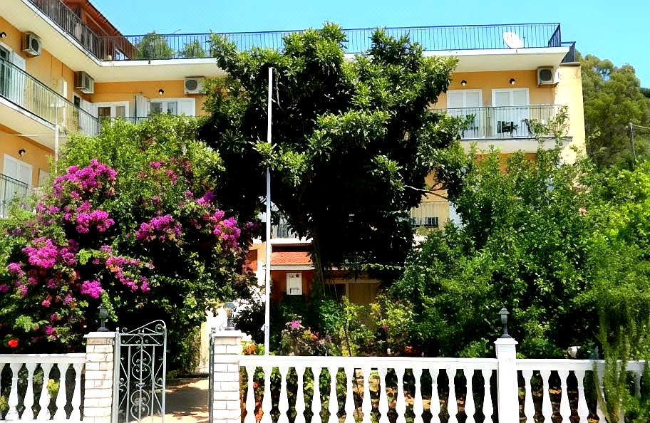 Logaras Apartments